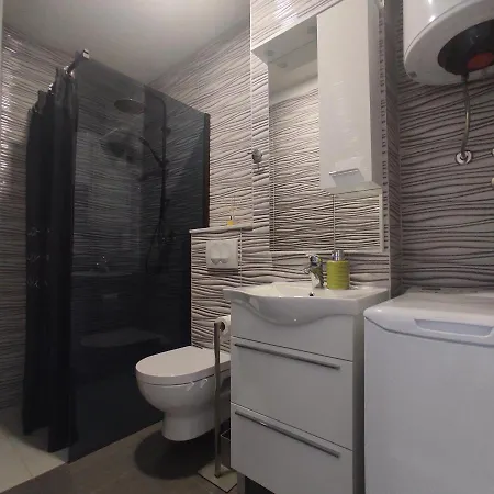 Gogo, Free Parking, Self Check-in Apartment